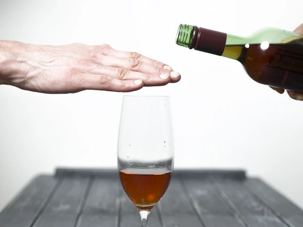 コラム「スナックはお酒が飲めない女性でも働ける?接客方法と注意点を解説」