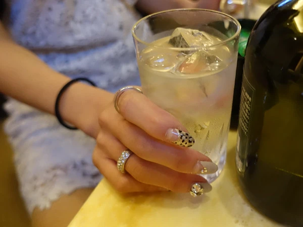 コラム「スナックの体験入店とは?給料や服装、体入までの流れも解説」
