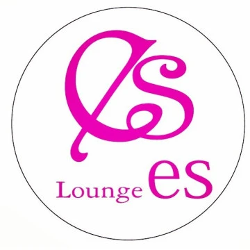 岩手県北上市のスナック「Lounge es」
